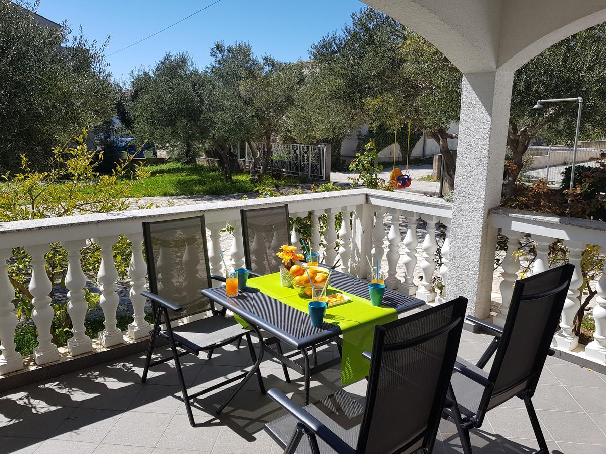 Apartmani Zoric Vodice Exterior foto